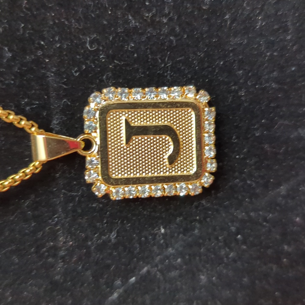 NWOT (260) Gold toned Necklace with Initial "J" Pendant - costume jewelry